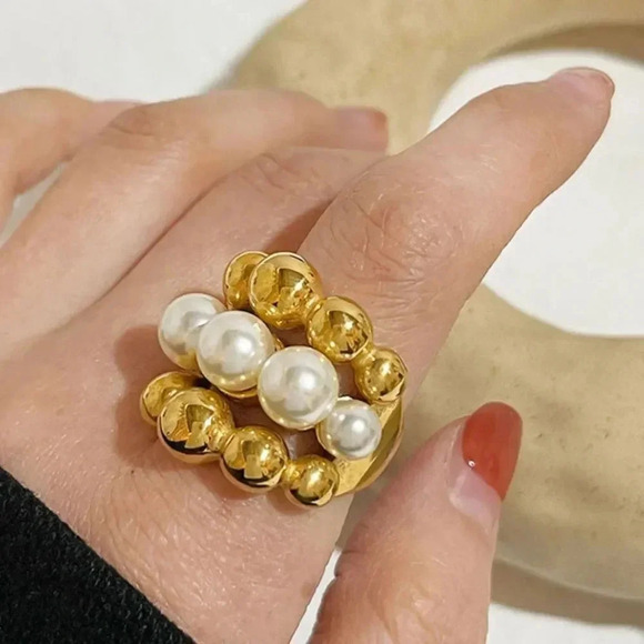 Anthropologie Jewelry - Baroque Pearl Gold Beads Pearl Rings